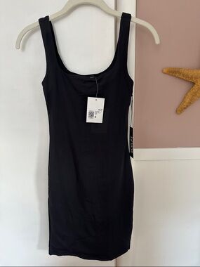 Forever 21 Black Mini Bodycon Tank Dress, size small little black dress,
